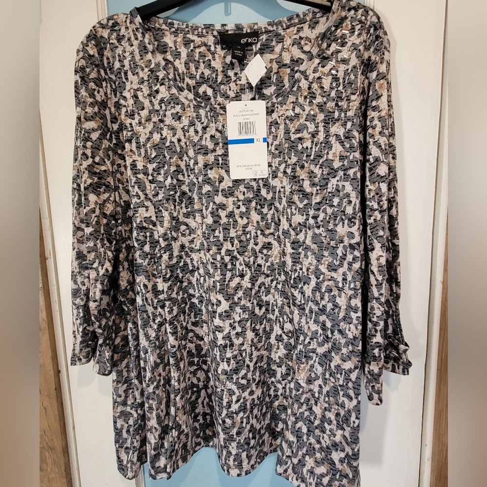 Woman's lightweight top
